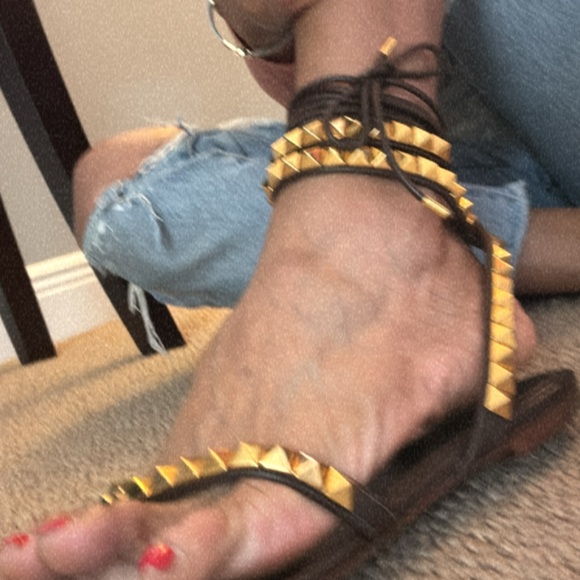 Valentino Garavani Gladiadors stud sandals - Picture 12 of 14